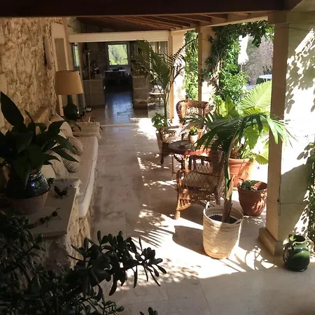 לינה וארוחת בוקר La Casa De Piedra Viladellops