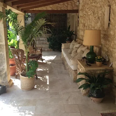 לינה וארוחת בוקר La Casa De Piedra 3*