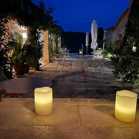 La Casa De Piedra לינה וארוחת בוקר