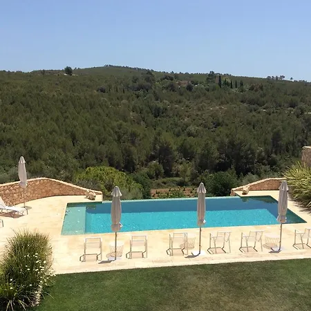 La Casa De Piedra 3*