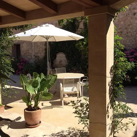 La Casa De Piedra 3*