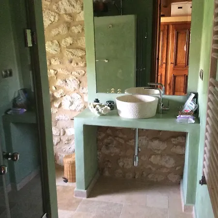 La Casa De Piedra לינה וארוחת בוקר 3*