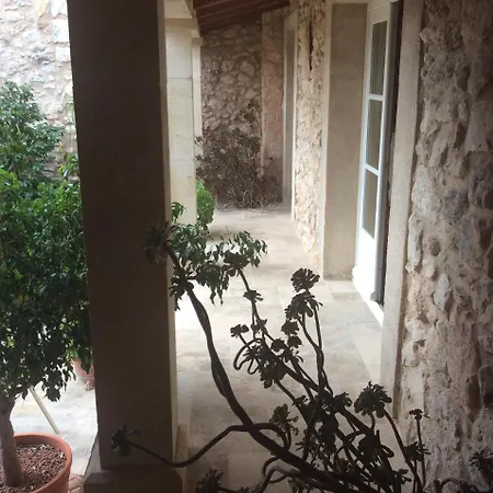 La Casa De Piedra לינה וארוחת בוקר 3*