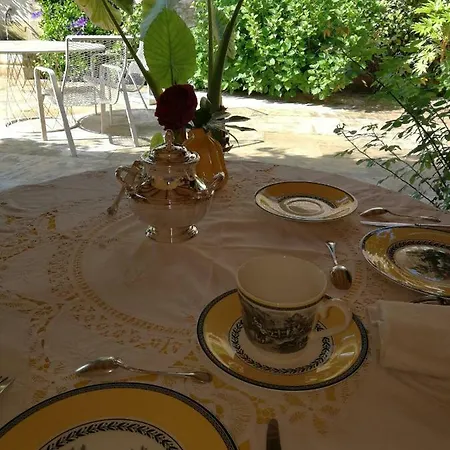 La Casa De Piedra לינה וארוחת בוקר Viladellops