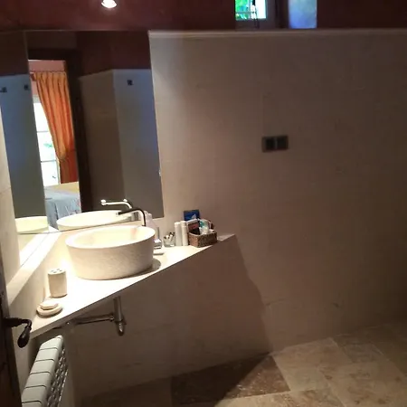 La Casa De Piedra Bed & Breakfast Viladellops