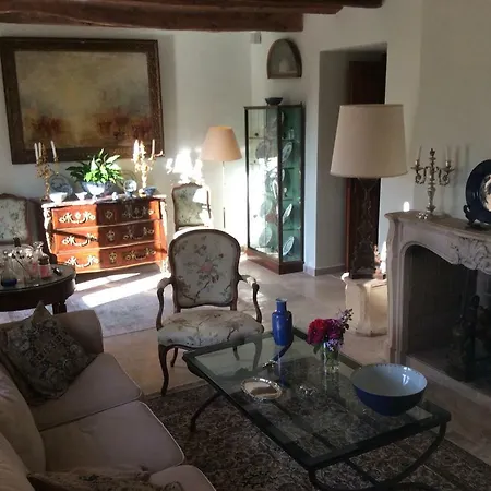 La Casa De Piedra 3*